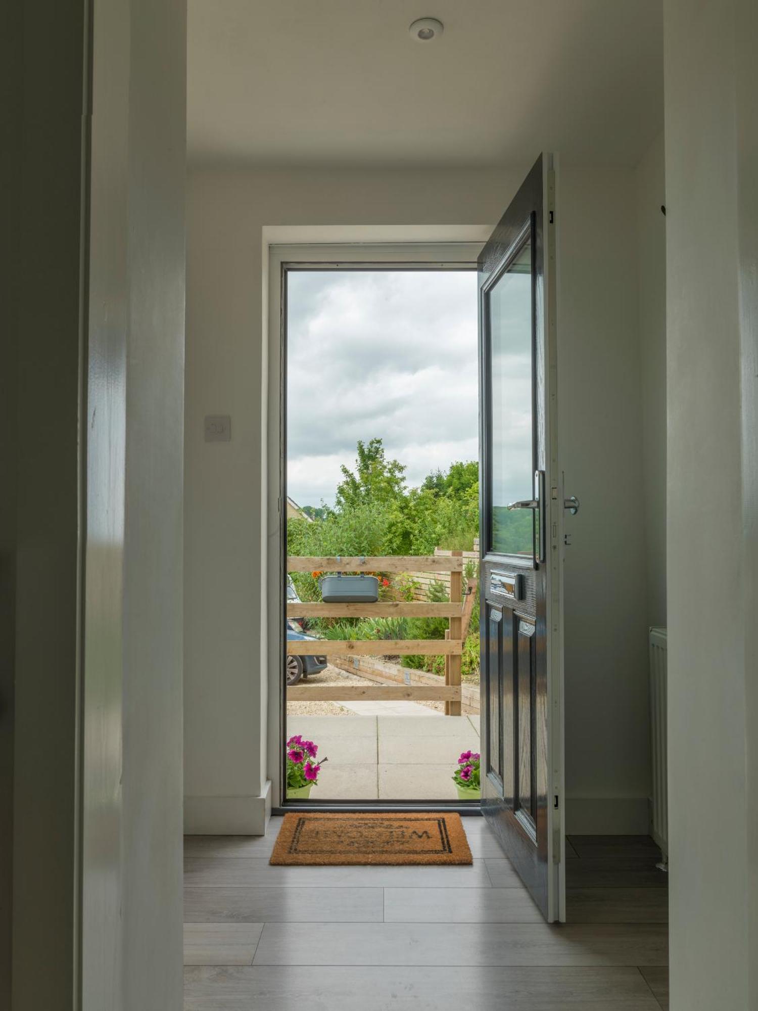 Stunning Modern Apartment In The Cotswolds Chalford Exterior foto